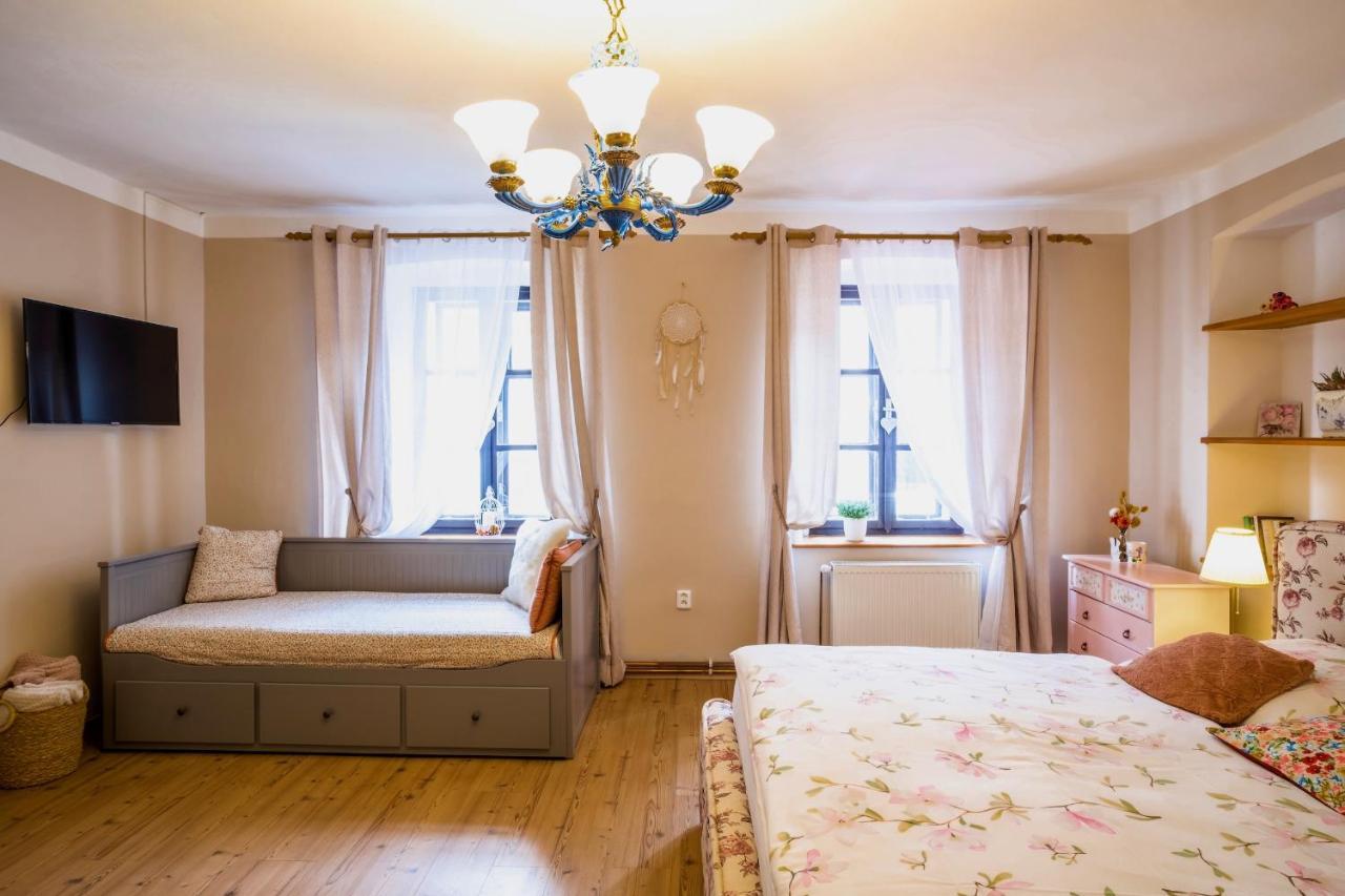Апартаменты Rustic House V Luzickych Horach Йиржетин-под-Едловоу Экстерьер фото